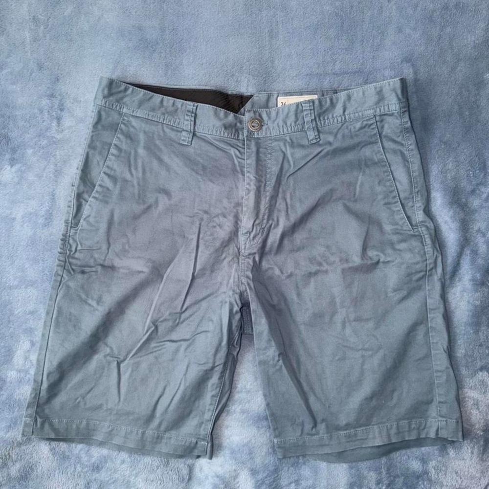 Volcom Light blue casual shorts men size 34